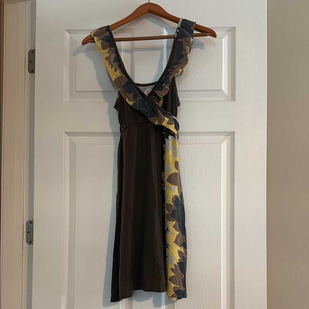 Elegant Brown and Yellow Dress